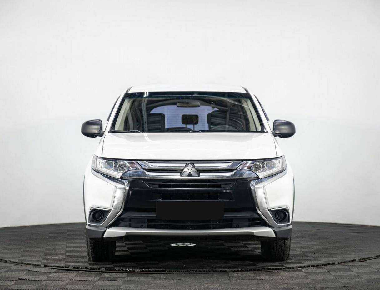 Mitsubishi Outlander, 2018 - фото №2