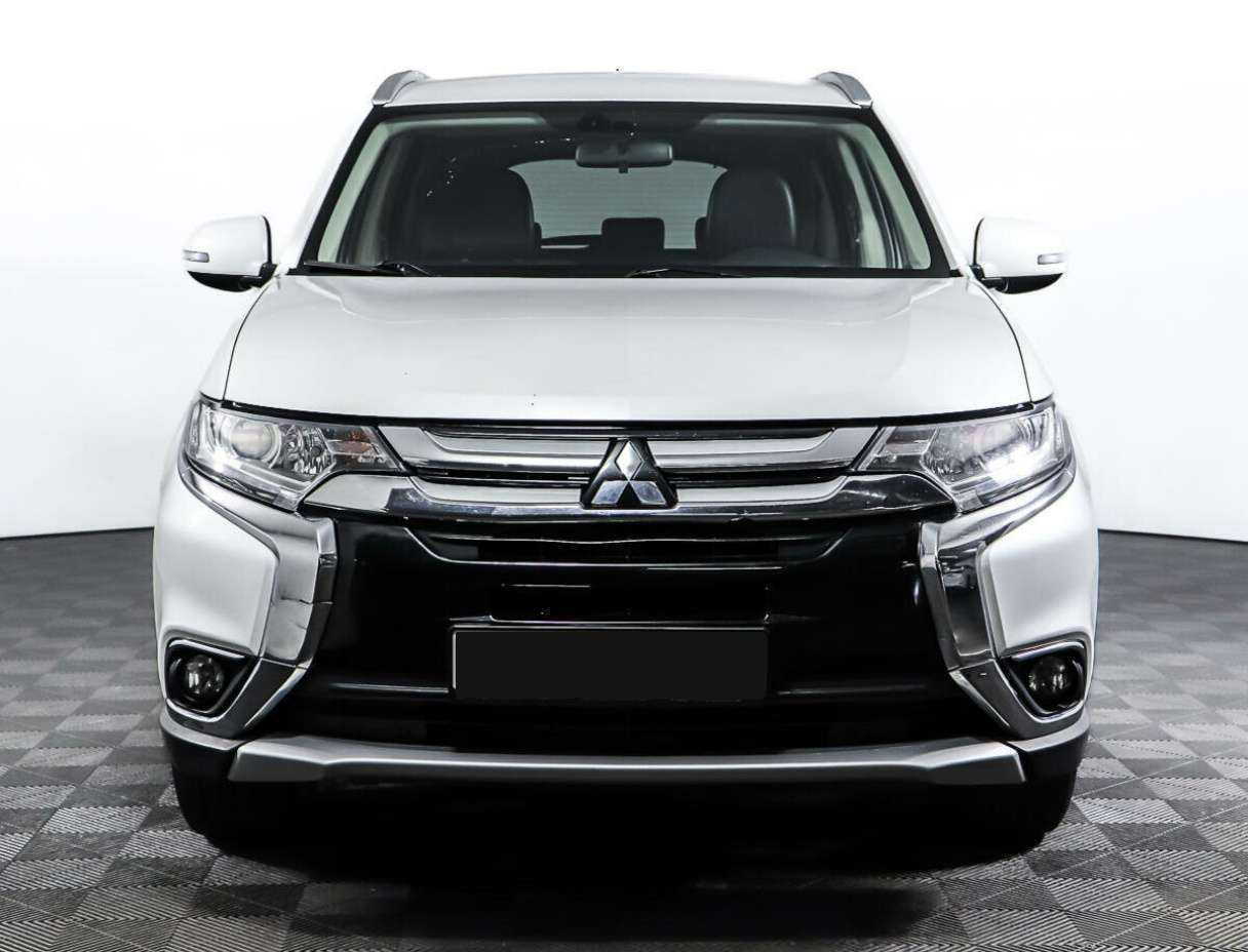 Mitsubishi Outlander, 2016 - фото №2