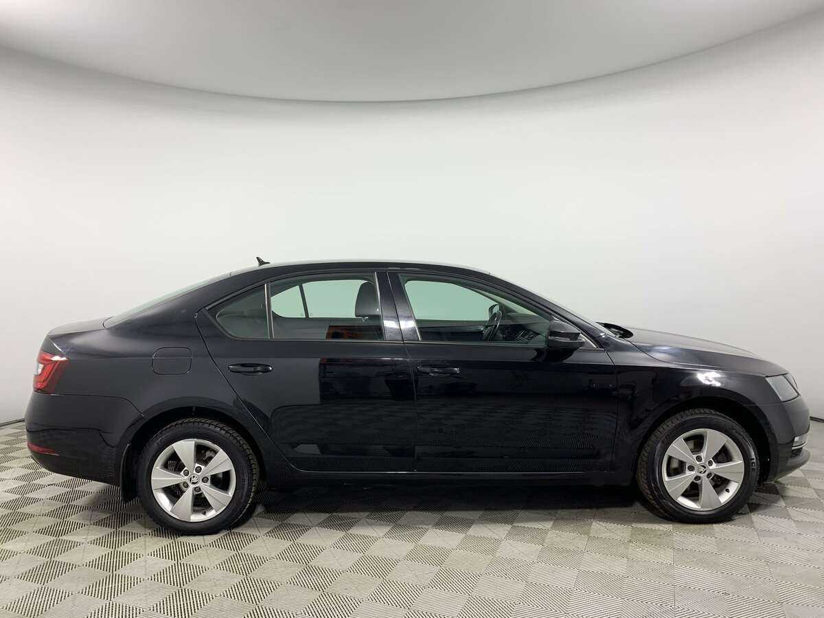 Skoda Octavia, 2018 - фото №4