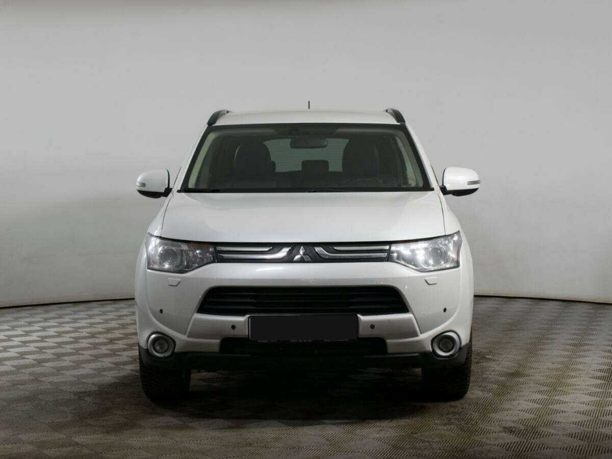 Mitsubishi Outlander, 2013 - фото №2