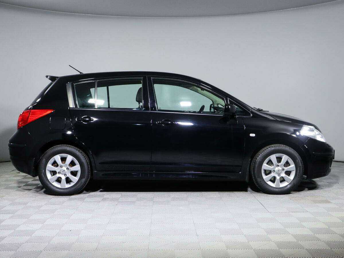 Nissan Tiida, 2012 - фото №4