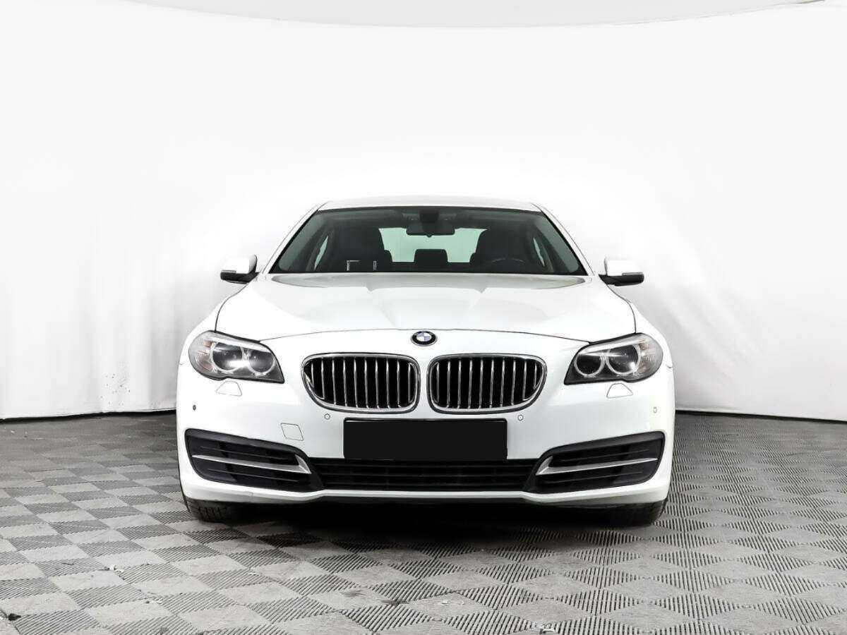 BMW 5 серии 520i, 2015 - фото №2