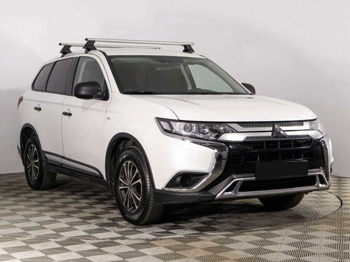 Mitsubishi Outlander, 2020 - фото №3