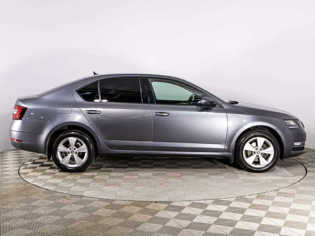 Skoda Octavia, 2018 - фото №4
