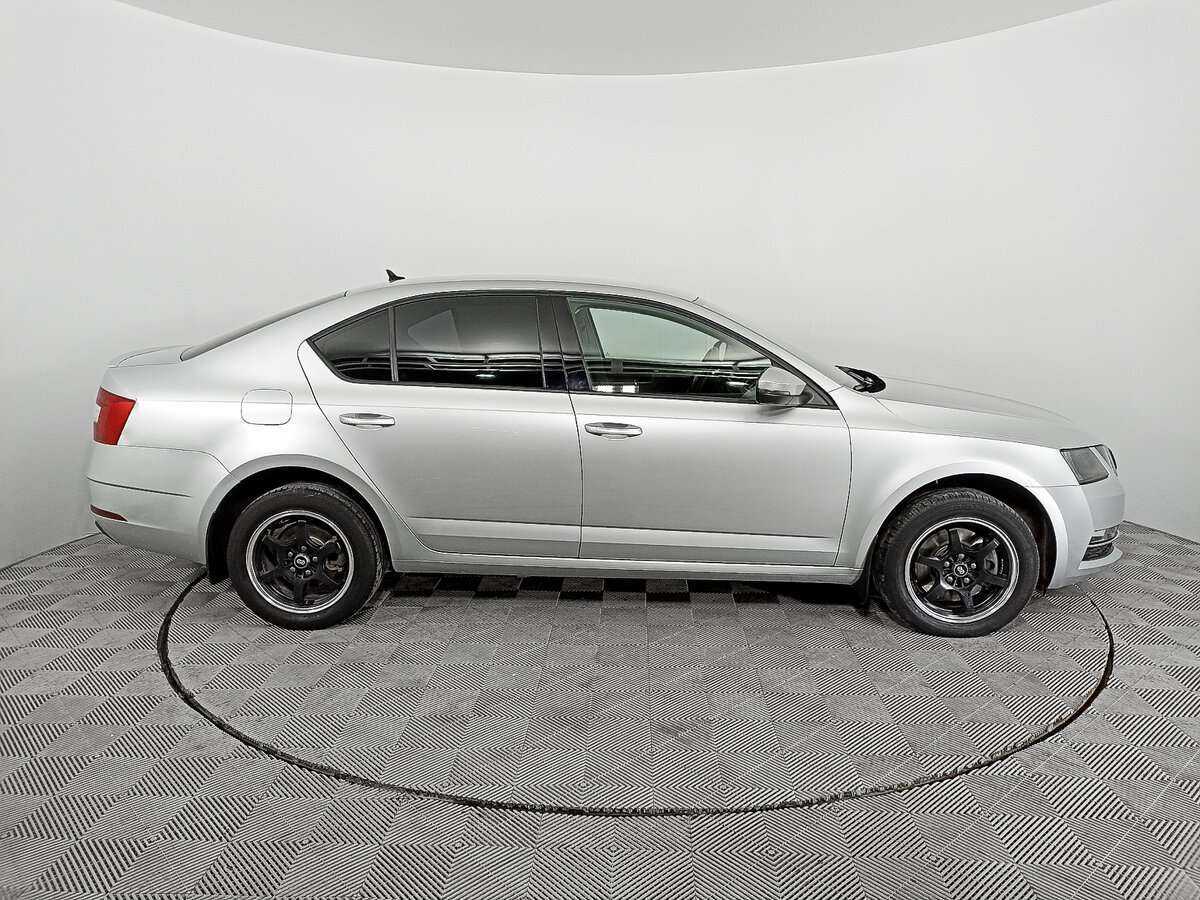 Skoda Octavia, 2018 - фото №4