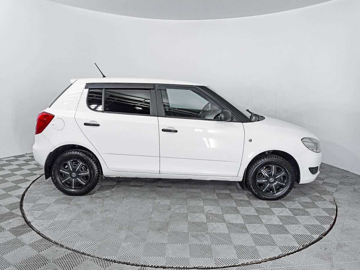 Skoda Fabia, 2012 - фото №4