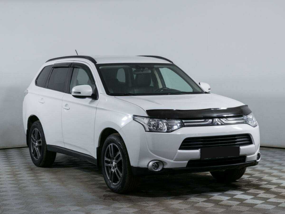 Mitsubishi Outlander, 2012 - фото №3