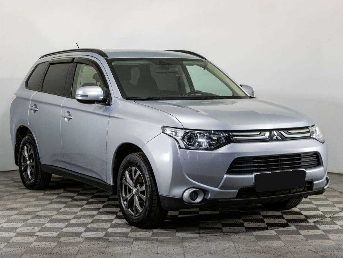Mitsubishi Outlander, 2012 - фото №3