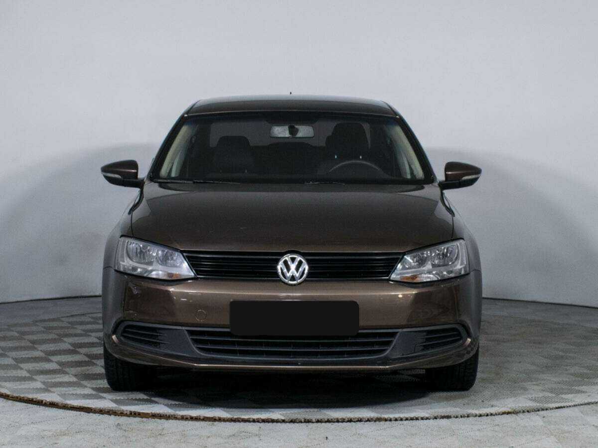Volkswagen Jetta, 2012 - фото №2