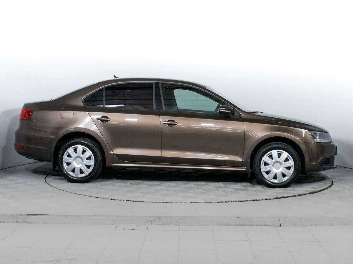 Volkswagen Jetta, 2012 - фото №4