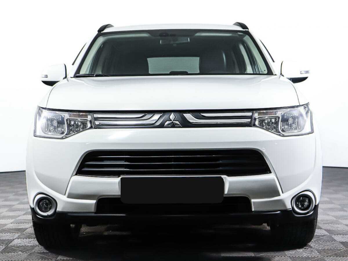 Mitsubishi Outlander, 2013 - фото №2