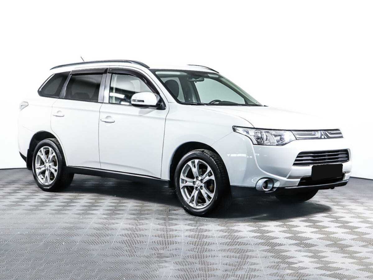 Mitsubishi Outlander, 2013 - фото №3