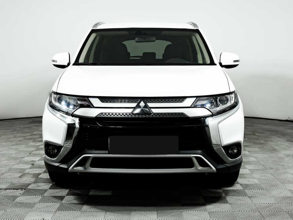 Mitsubishi Outlander, 2019 - фото №2