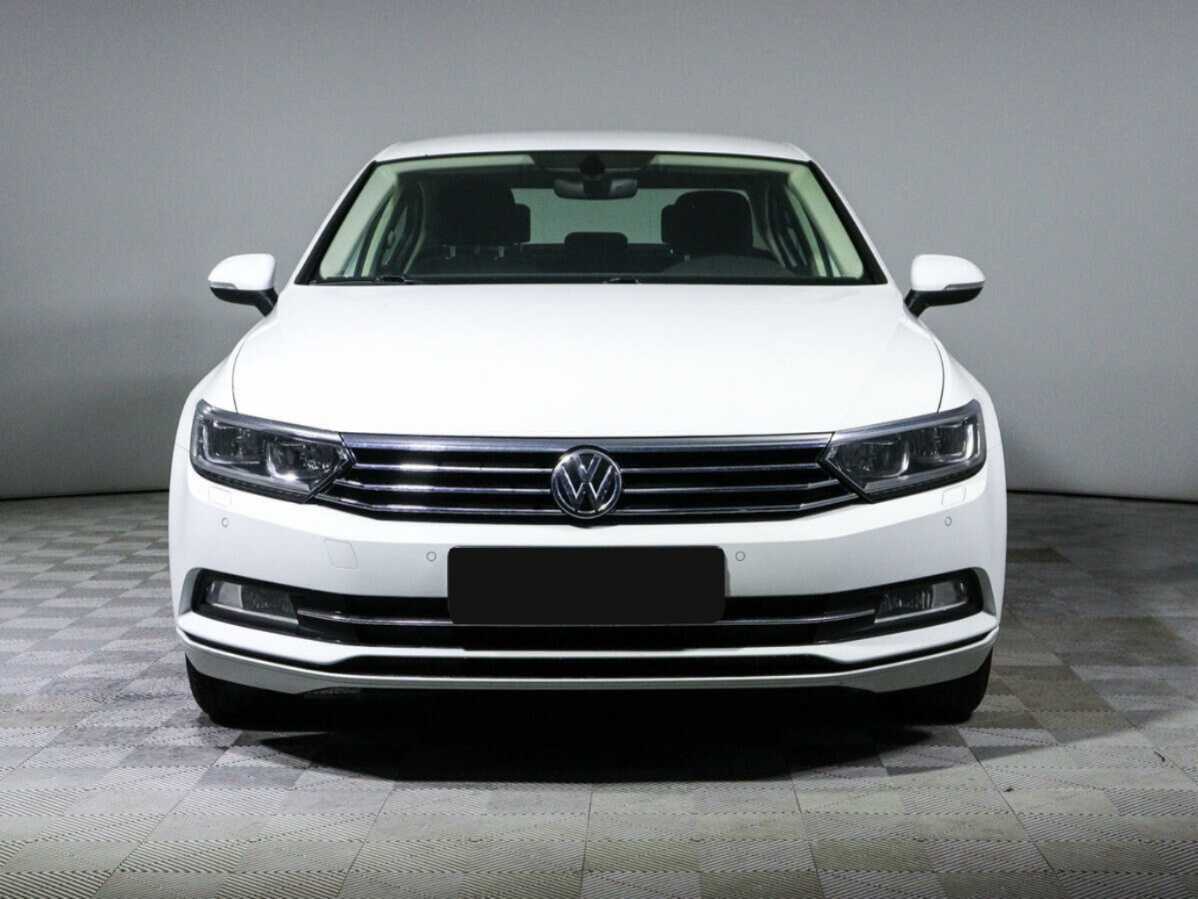 Volkswagen Passat, 2019 - фото №2