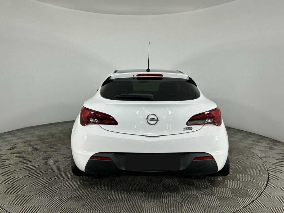 Opel Astra GTC, 2014 - фото №3