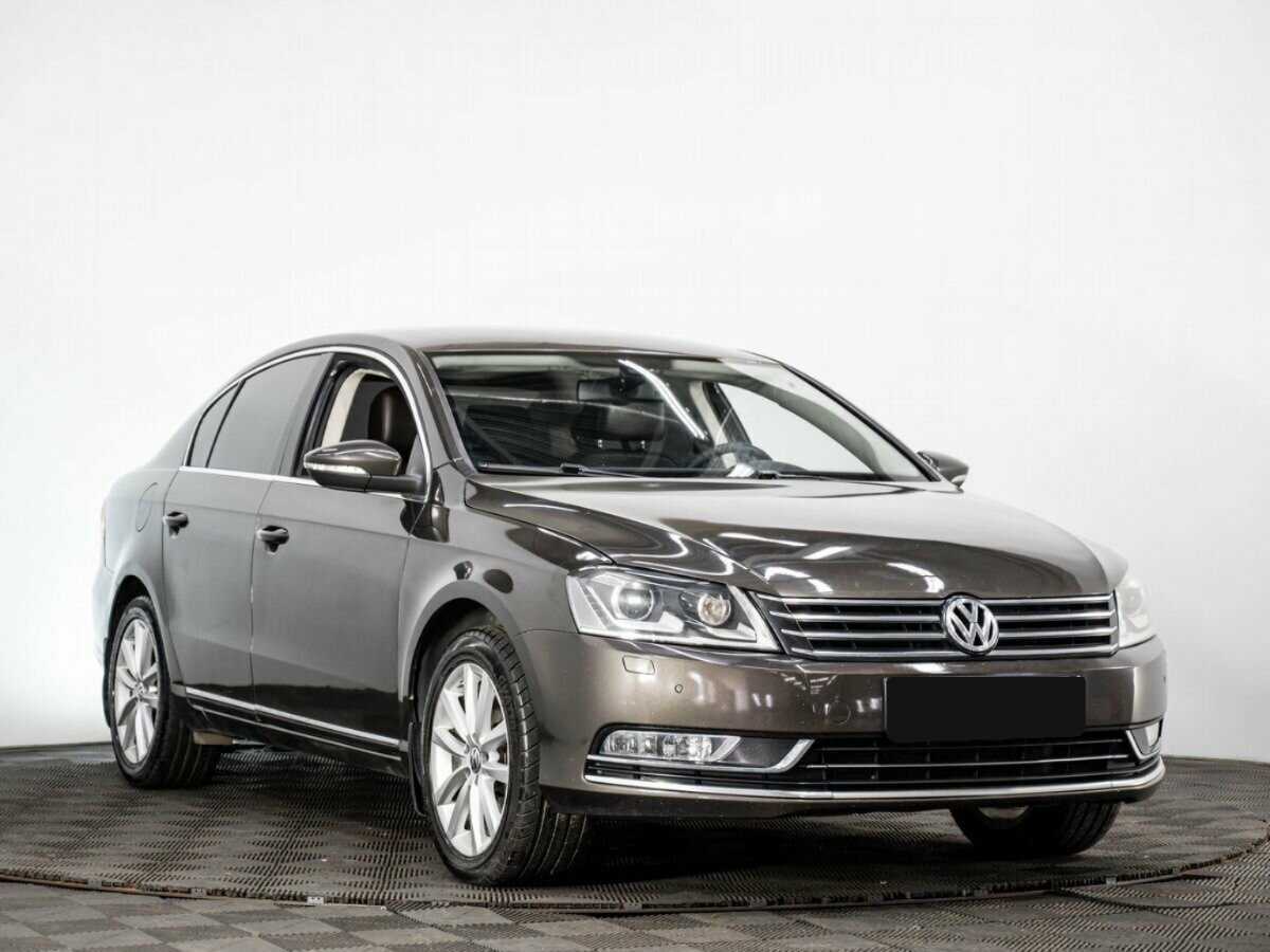 Volkswagen Passat, 2012 - фото №3