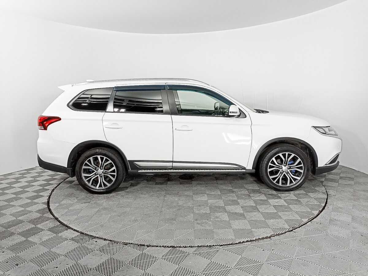 Mitsubishi Outlander, 2018 - фото №4