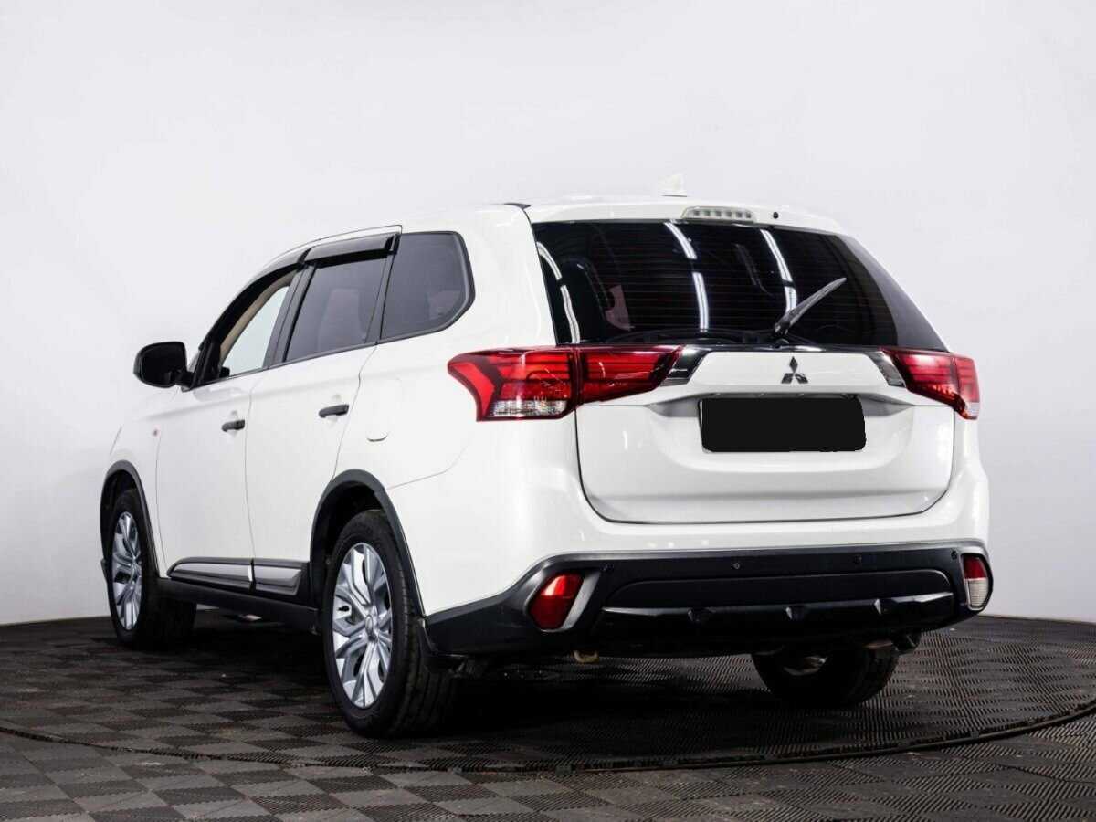 Mitsubishi Outlander, 2018 - фото №4