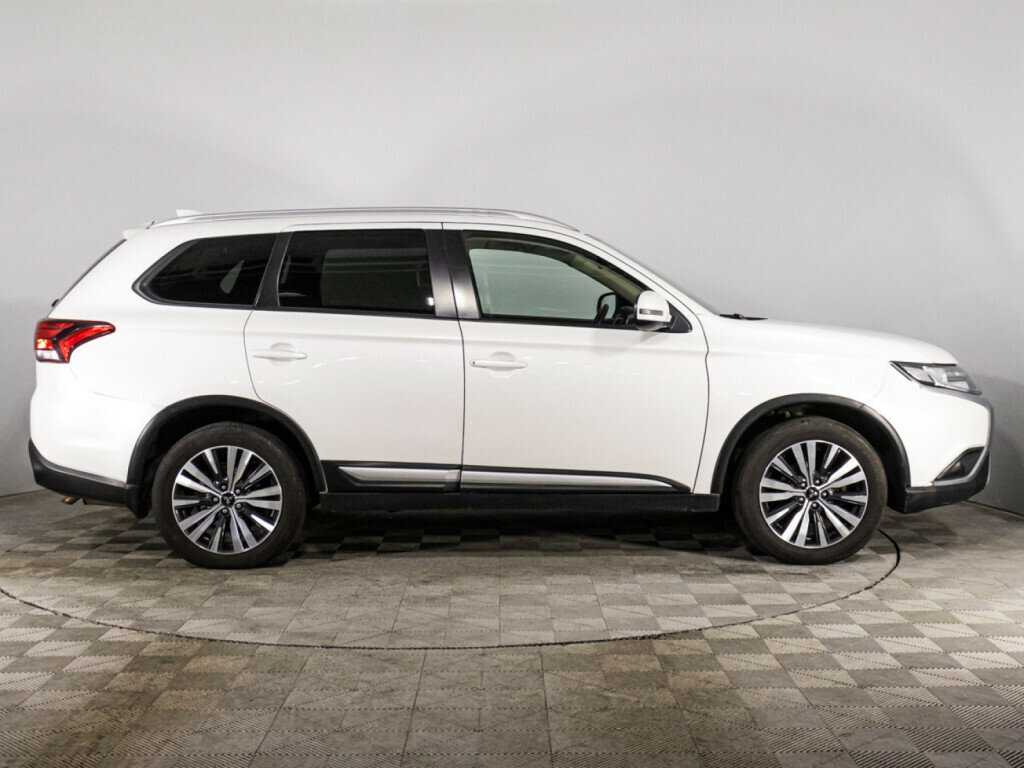 Mitsubishi Outlander, 2020 - фото №4