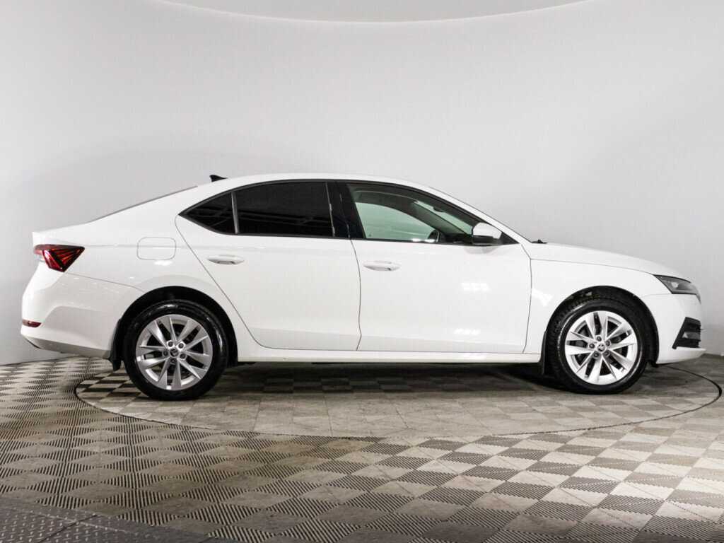 Skoda Octavia, 2020 - фото №4