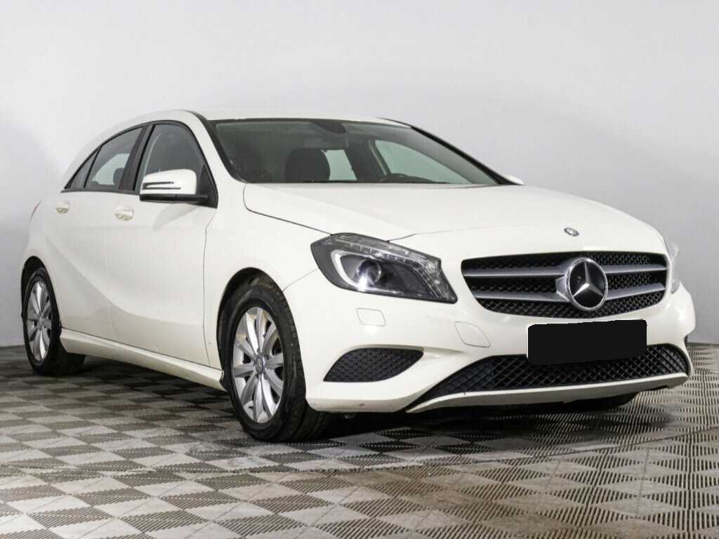 Mercedes-Benz A-Класс 180, 2015 - фото №3