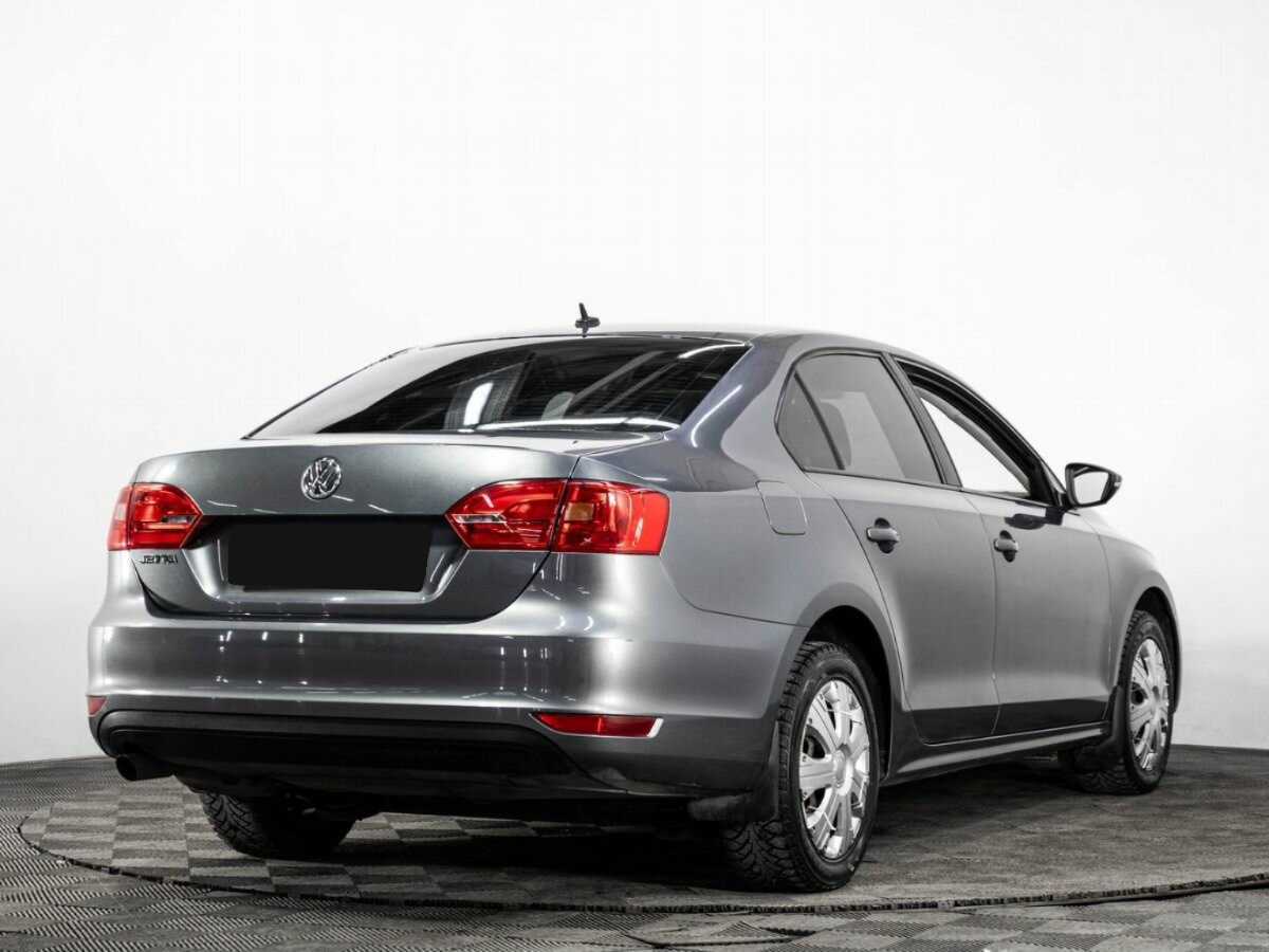 Volkswagen Jetta, 2012 - фото №4