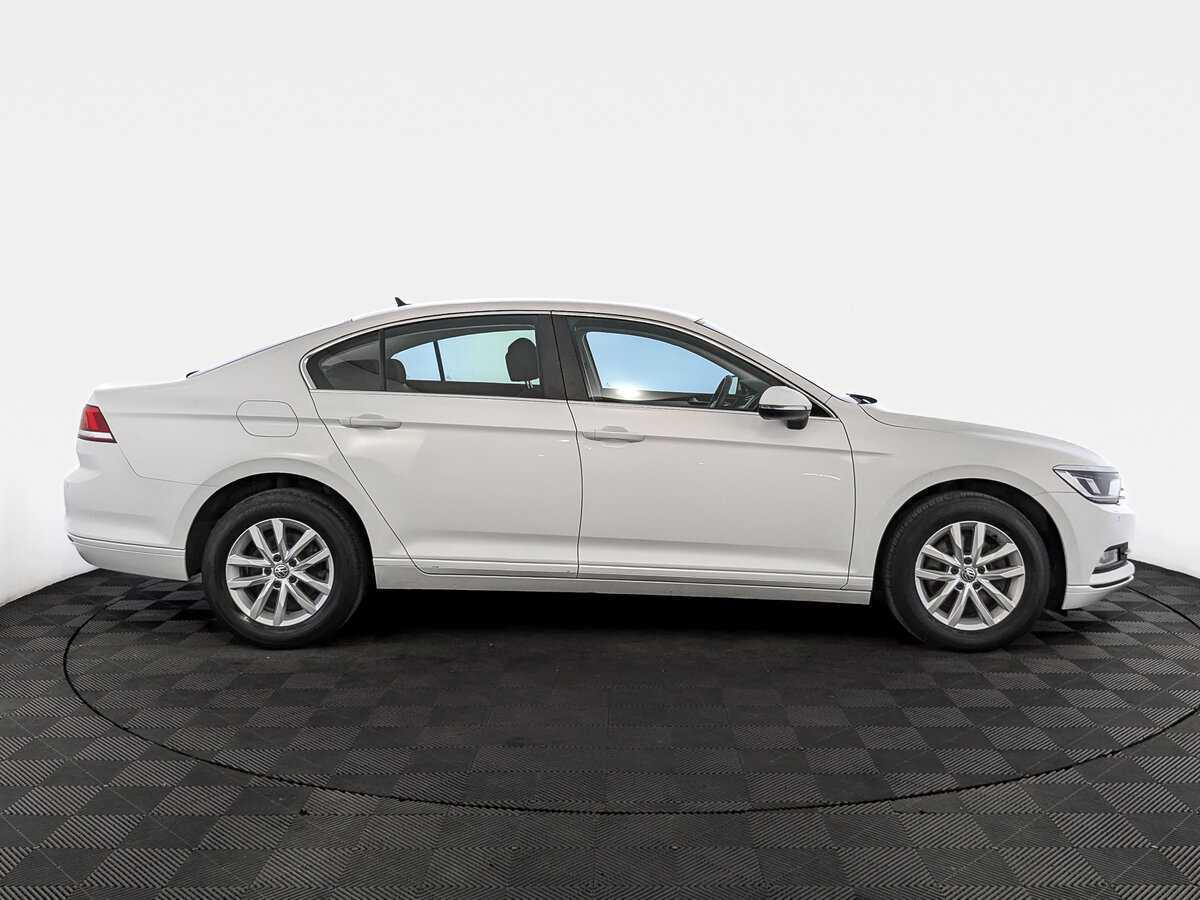 Volkswagen Passat, 2019 - фото №4
