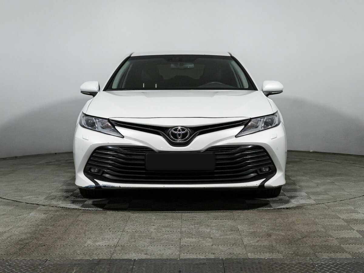 Toyota Camry, 2018 - фото №2