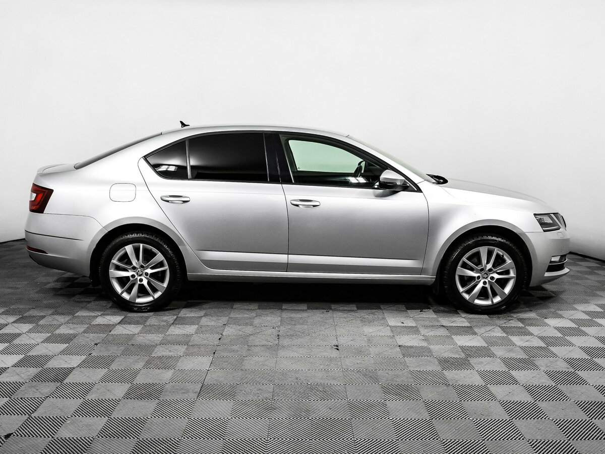 Skoda Octavia, 2018 - фото №4