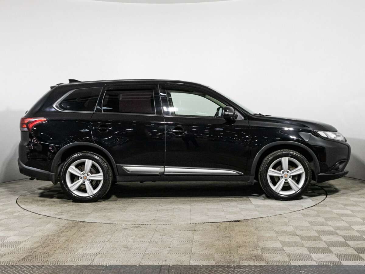 Mitsubishi Outlander, 2017 - фото №4