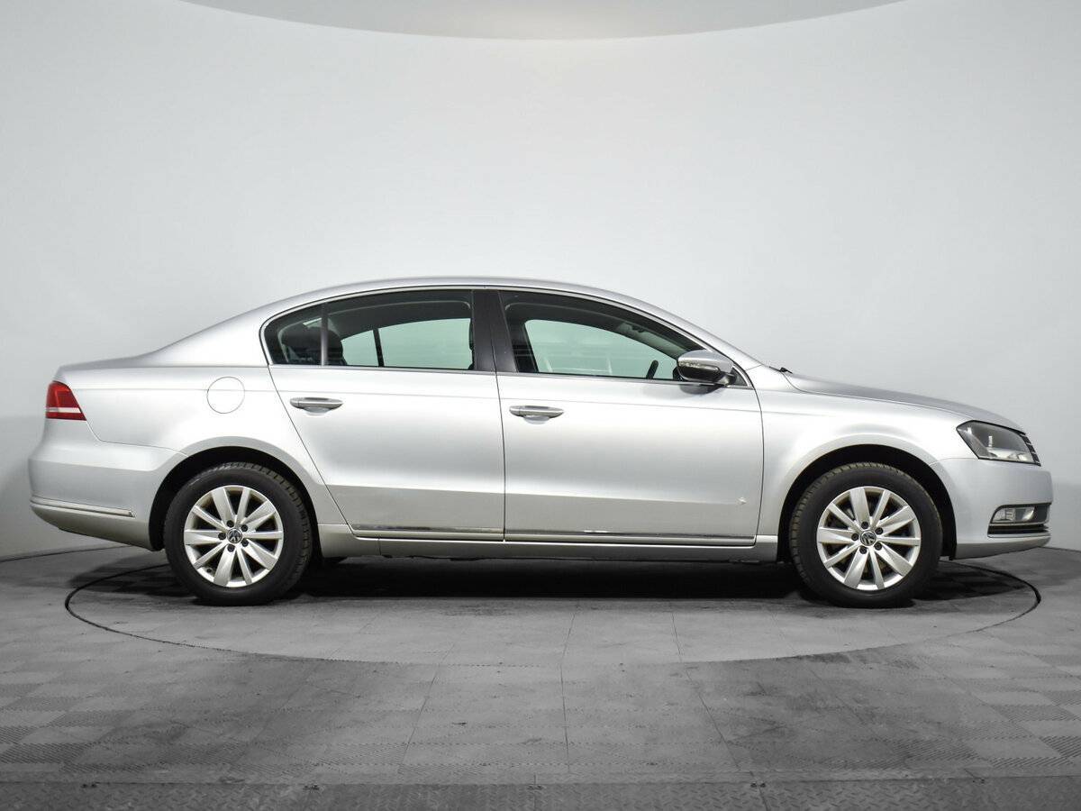 Volkswagen Passat, 2012 - фото №4