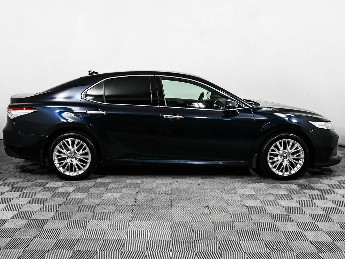 Toyota Camry, 2019 - фото №4