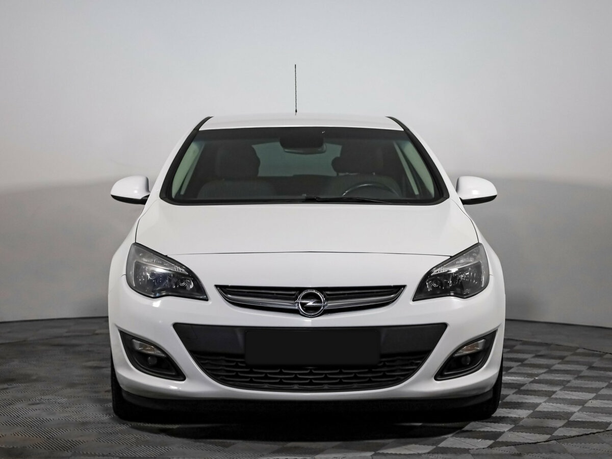 Opel Astra J Рестайлинг, 2014 - фото №2