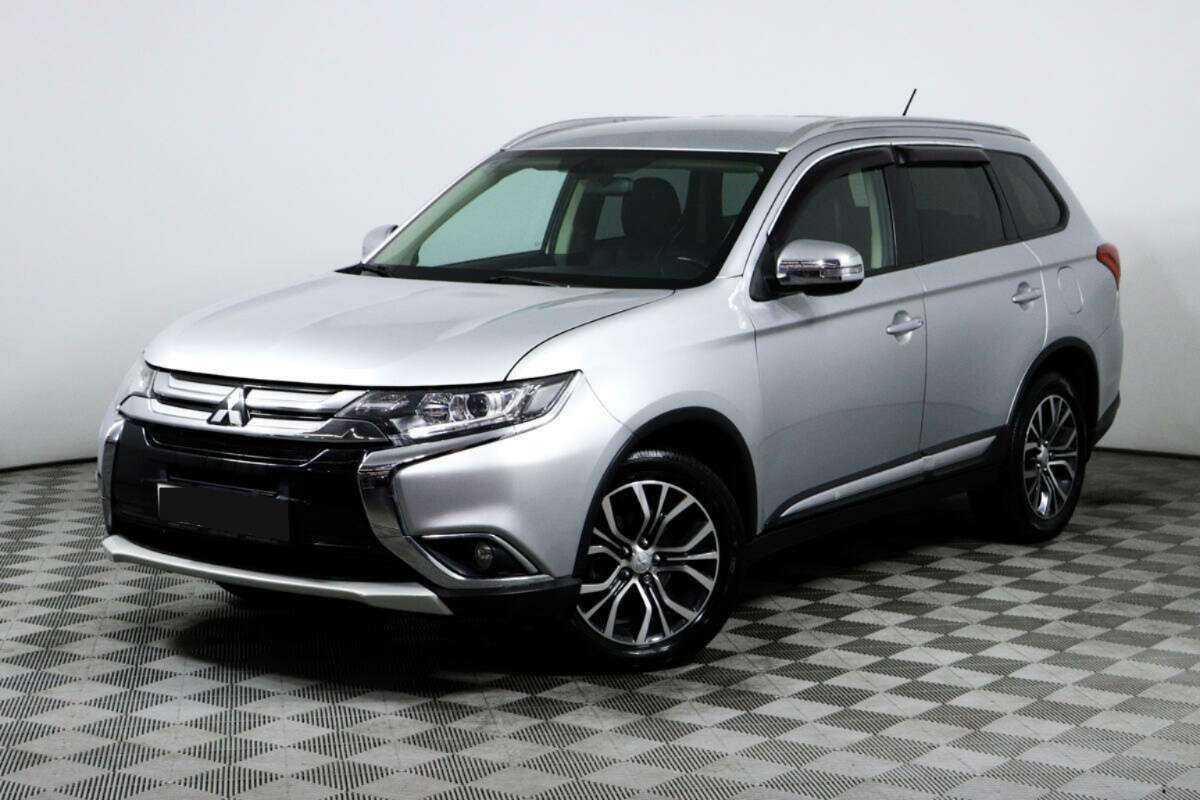 Mitsubishi Outlander, 2015